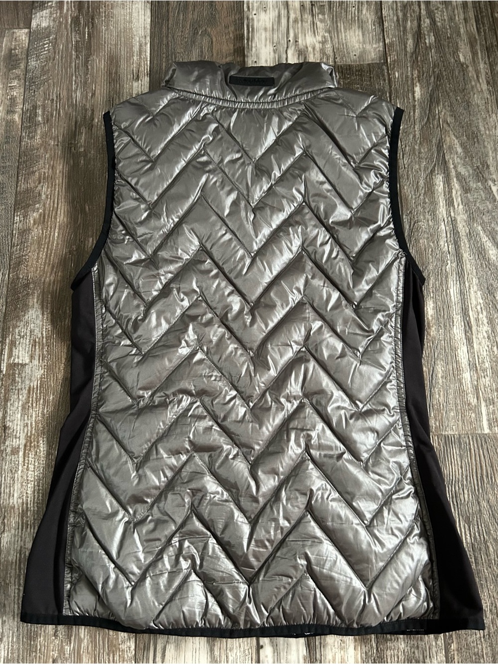 Calvin Klein Silver Quilted Sleeveless Puffer Vest - Picture 2 of 2